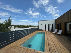 Luxury Villa with pool and View
